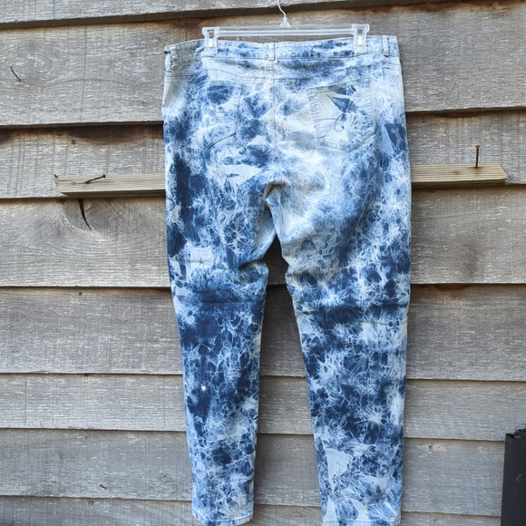 SOLD   Women's Stretch Tye Dyed Blue Denim Distressed Jeans Size 22W Elite Jeans - Picture 7 of 12